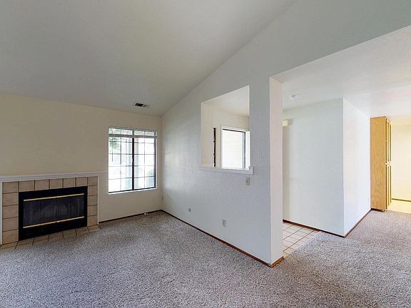 Building Photo - Spacious and comfortable East Modesto home