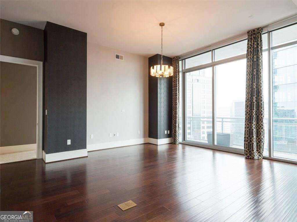 Foto principal - 1065 Peachtree St NE