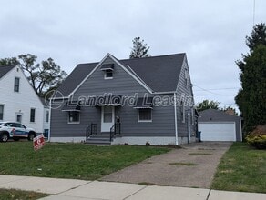 Building Photo - 2225 E 35th St