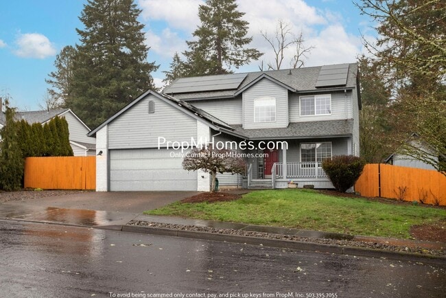Building Photo - Luxury Three Bedroom Home in Oregon City!