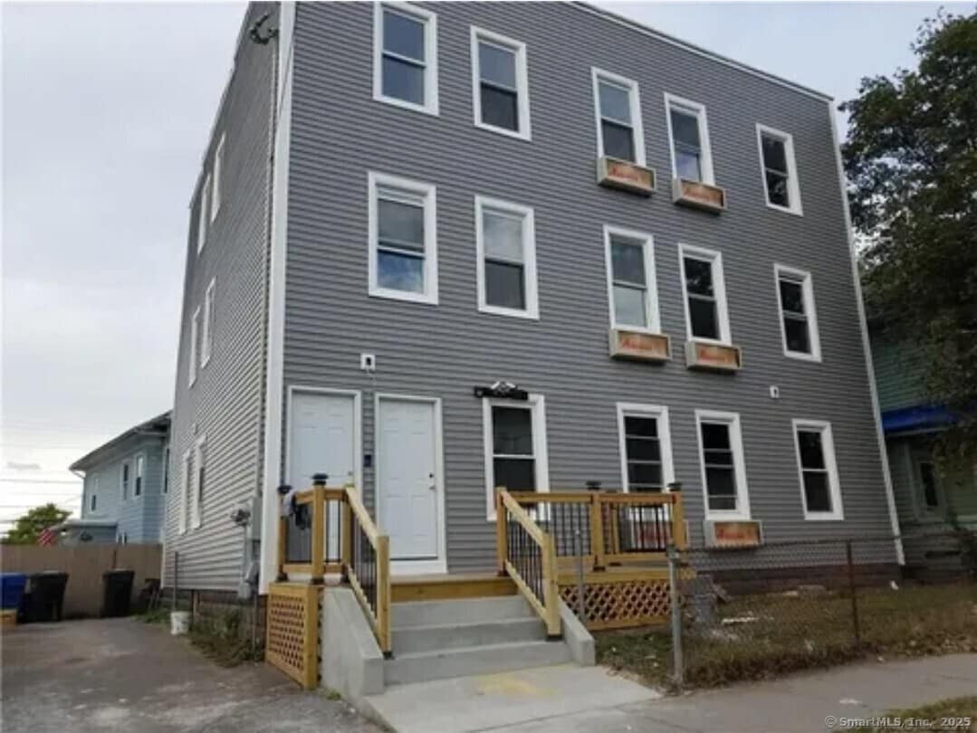 Primary Photo - 20 Sherman Ave