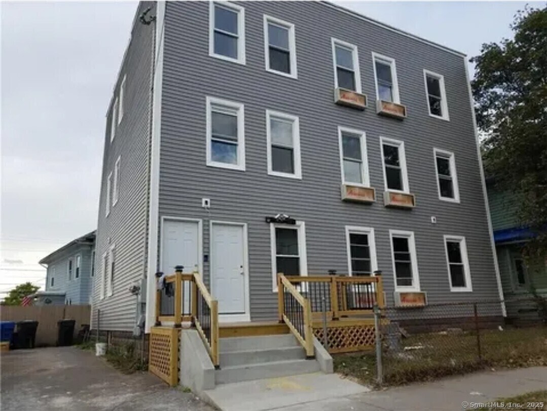 Primary Photo - 20 Sherman Ave