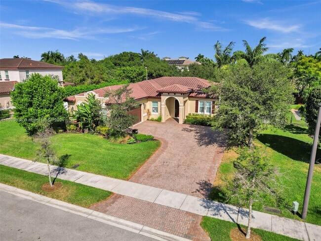 Building Photo - 6435 SW 55th Pl