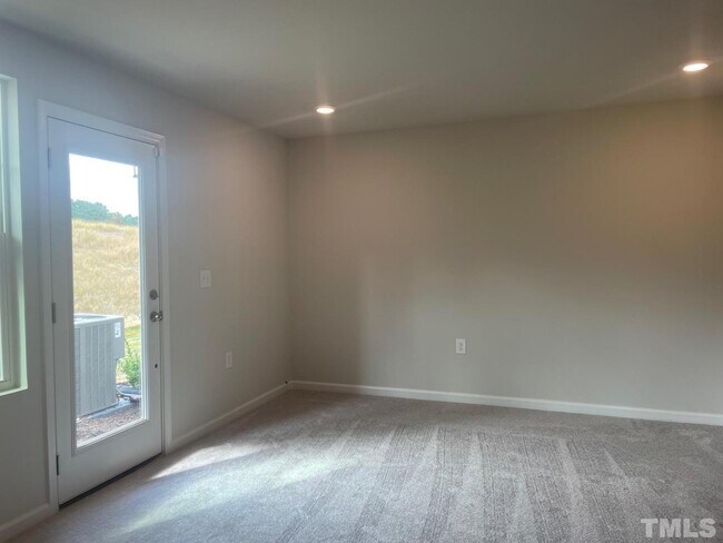 Foto del edificio - 1049 Shoreside Dr