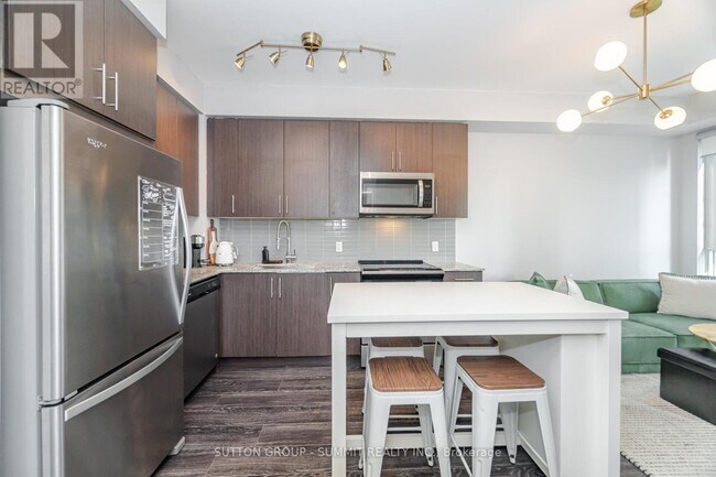 Building Photo - 4055-4055 Parkside Village Dr