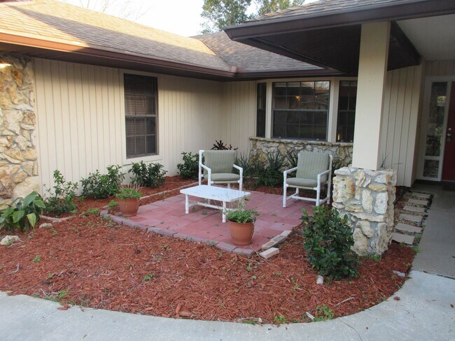 Foto del edificio - Wekiva 3 bedroom 2 bath 2 car garage with ...