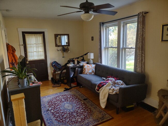 Living room looking Northwest. - 803 Pearl St