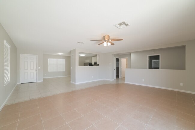 Foto del edificio - 11626 W Charter Oak Rd