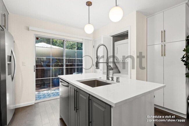Building Photo - 137 Margo Dr