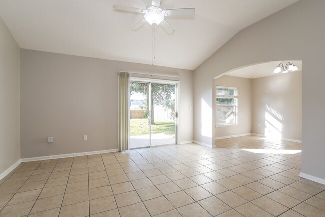 Building Photo - 2781 Cross Creek Dr