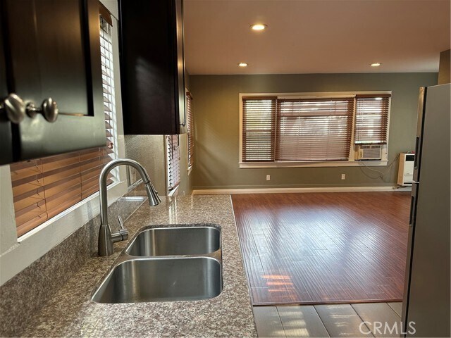 Foto del edificio - 1250 Huntington Dr