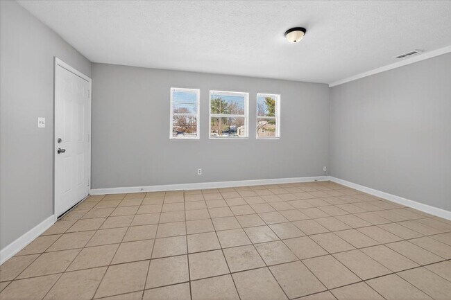 Foto del edificio - 2216-2216 Norden Ct