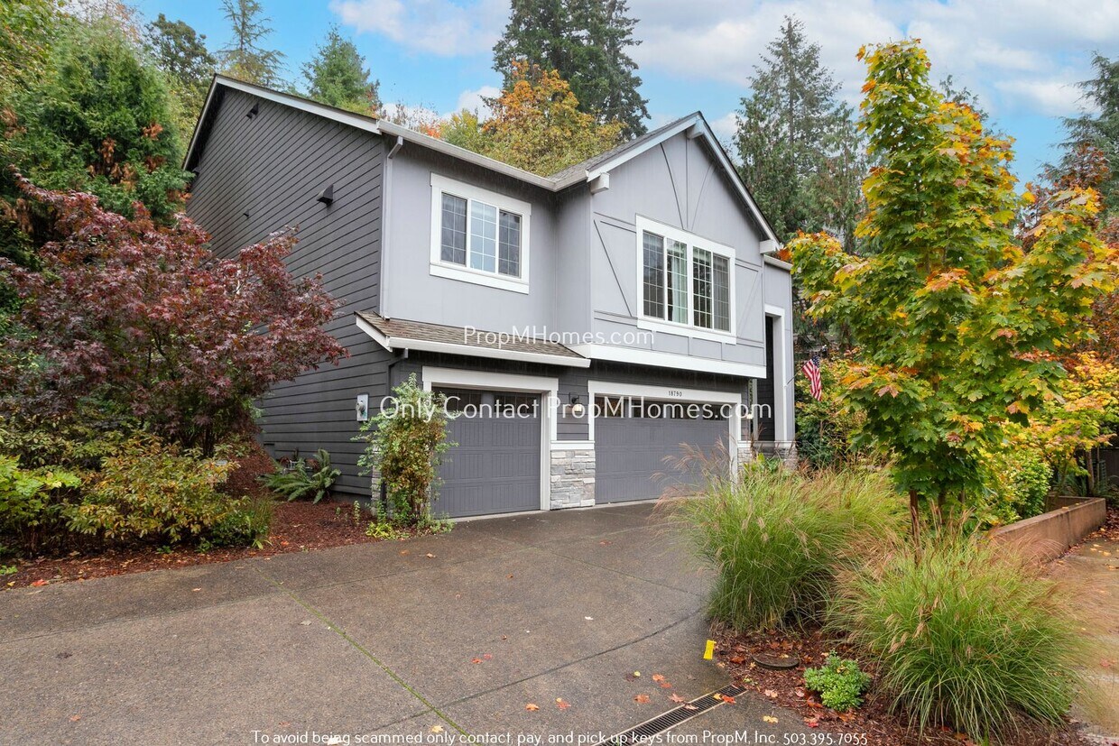 Primary Photo - Elegant Family Home with Spa-Like Primary ...