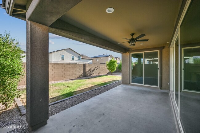 Foto del edificio - 16075 W Laurel Ln