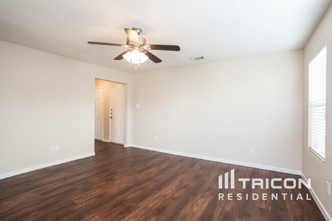 Building Photo - 1114 Fairlane Square