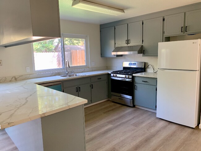 Building Photo - 3009 Lillard Dr
