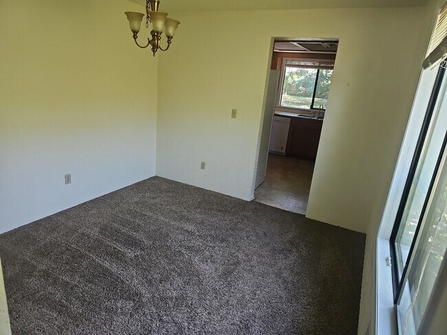 Foto del edificio - Comfortable 3 bed, 2 bath home in Medford