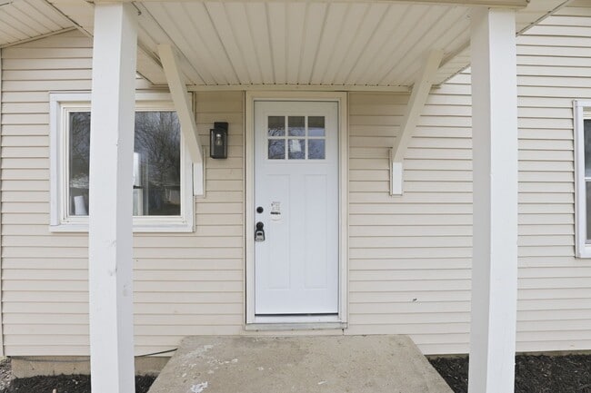 Building Photo - 1127 Rumsey Rd