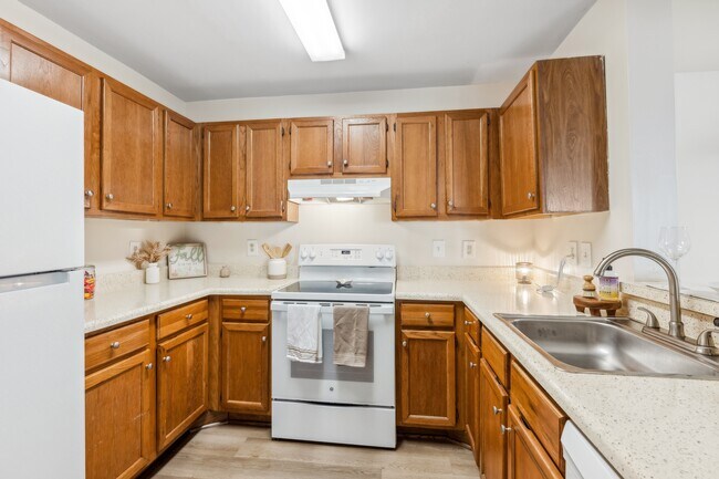 Foto del edificio - Riverwoods Apartments, Riverwoods at Lake Ridge Apartments & Riverwoods at Towne Square Townhomes