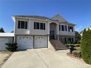 Building Photo - 109 Canyon Ct