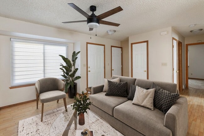 Building Photo - 4 Bedroom Ranch Style Home in Sundown with NEW PAINT!