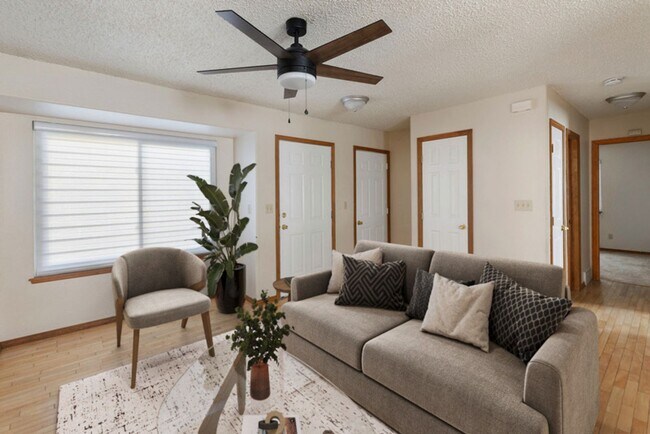 Foto del edificio - 4 Bedroom Ranch Style Home in Sundown with NEW PAINT!