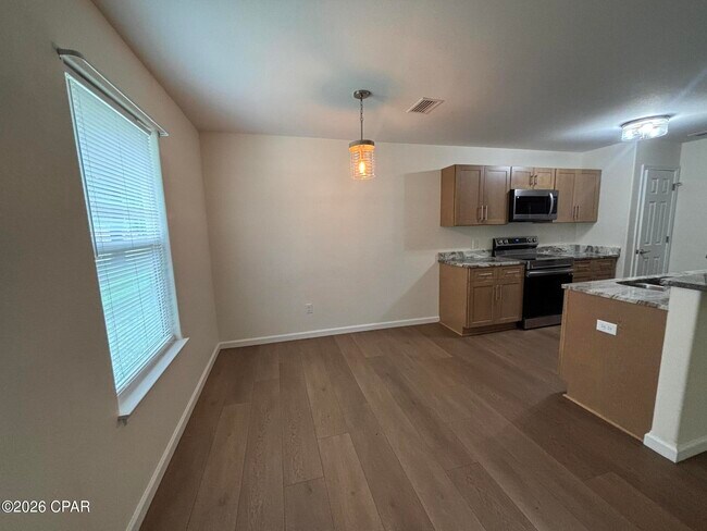 Foto del edificio - 1379 Stratford Ave