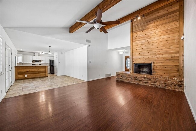 Foto del edificio - 1309 Warrington Dr