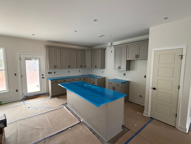 Foto del edificio - 9715 Flowes Store Rd