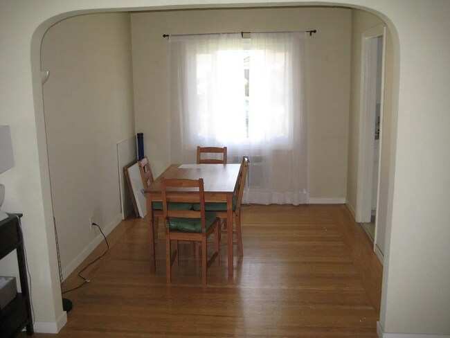 Foto del edificio - 734-736 McClatchy Way