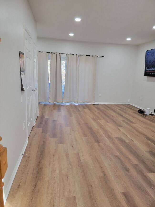 Foto del edificio - 7131 Tolliver St