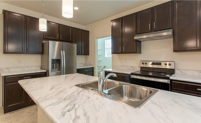 Foto del edificio - Beautiful 4 bedroom 2.5 bath home