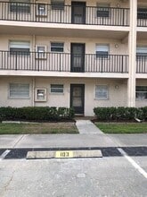 Building Photo - 102 Capri Isles Blvd