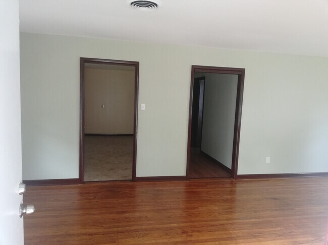 Foto del edificio - 4825 School St