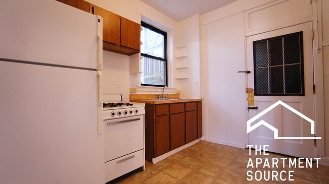 Foto del edificio - 2422 N Sawyer Ave