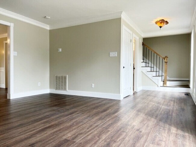 Foto del edificio - Knoxville 37919 - 3 bedroom, 2.5 bath home - Call Jeremy Logan (865) 307-2273