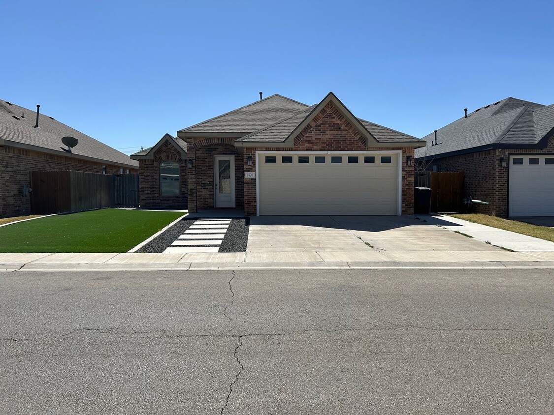 Foto principal - Beautiful Home in Desert Ridge