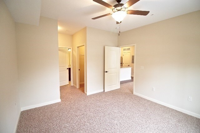 Building Photo - 6439 NW 70th St