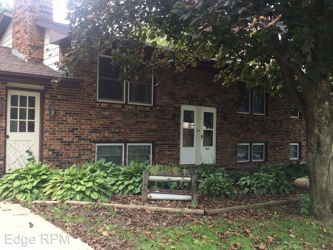 Building Photo - 3 br, 1 bath Apartment - 2624 W 3rd Street