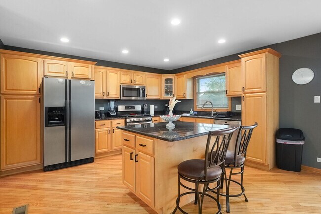 Foto del edificio - 255 Banbury Ave