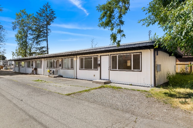 Building Photo - 813 Woodford Ave N