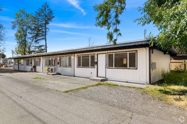 Building Photo - 813 Woodford Ave N