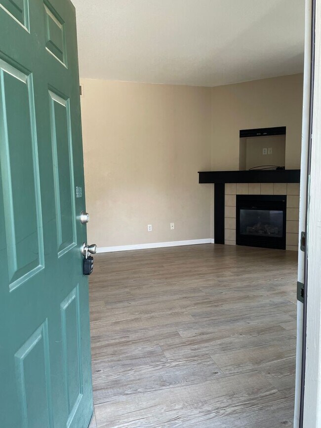 Foto del edificio - 5225 White Willow Dr