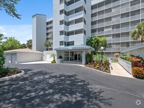Building Photo - 285 Naples Cove Dr