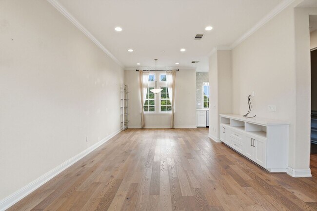 Foto del edificio - Gorgeous 2 Bed, 2.5 Bath Townhome in Exclusive Reflection Community!