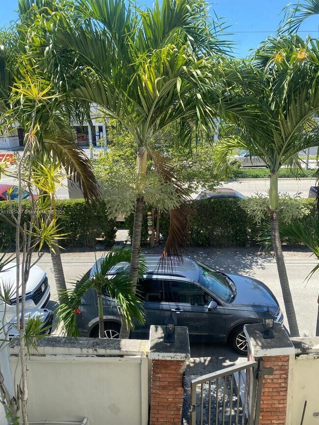 Foto del edificio - 2165 NE 123rd St