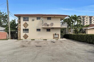 Building Photo - 559 SW 10th St