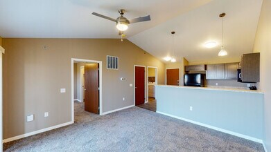 Living Space - Pinnacle Point Apartments