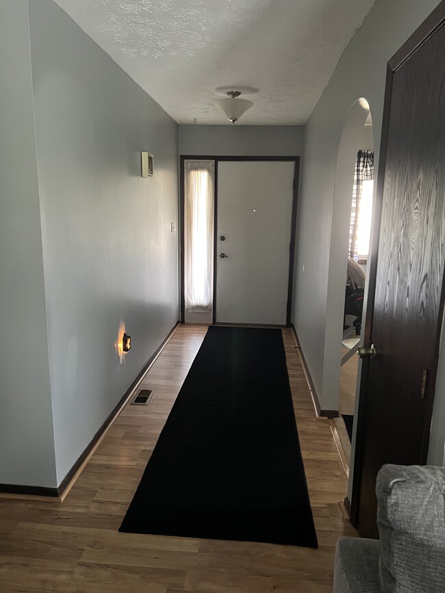 Entryway - 500 W Wenger Rd