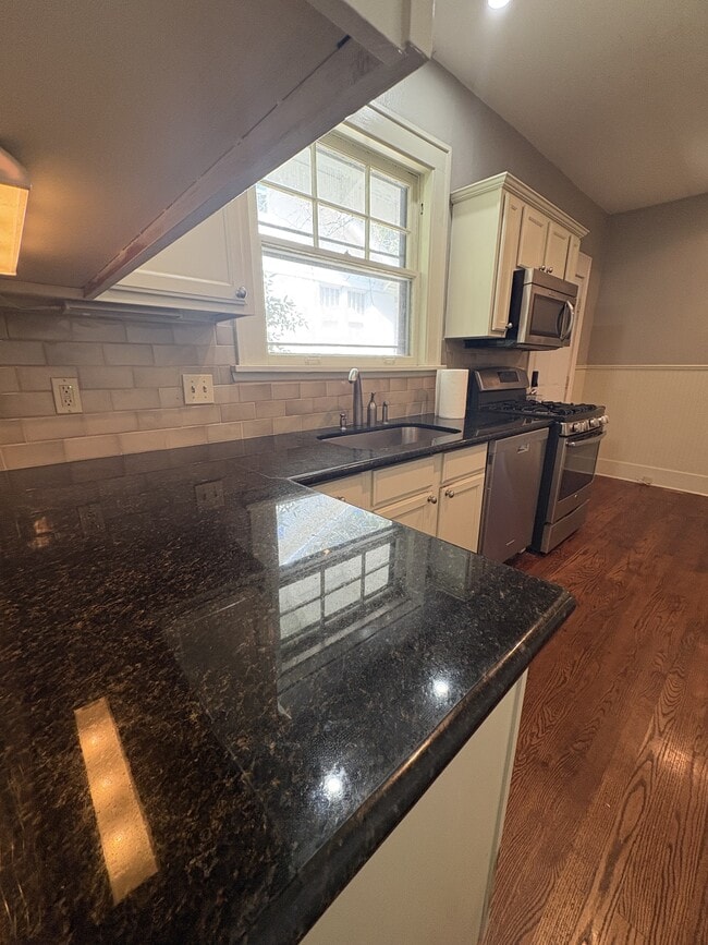 Foto del edificio - 100 Linwood Ct